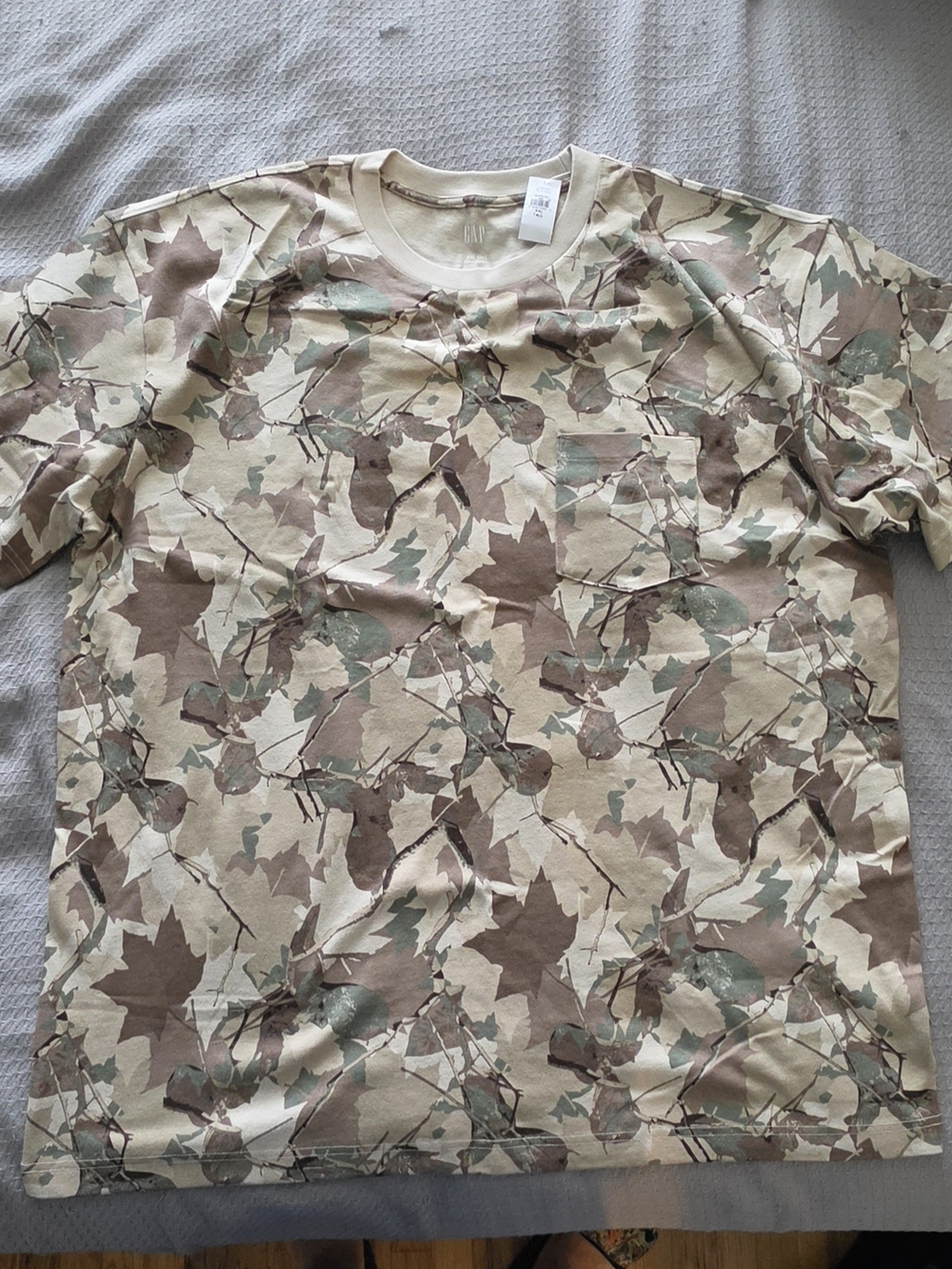 GAP Men's Leaf Camo Short Sleeve Pocket Tee - Tan, Olive, Brown